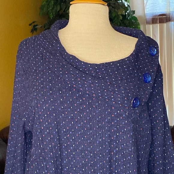 NorthStyle Sweater‼️ - Picture 1 of 5